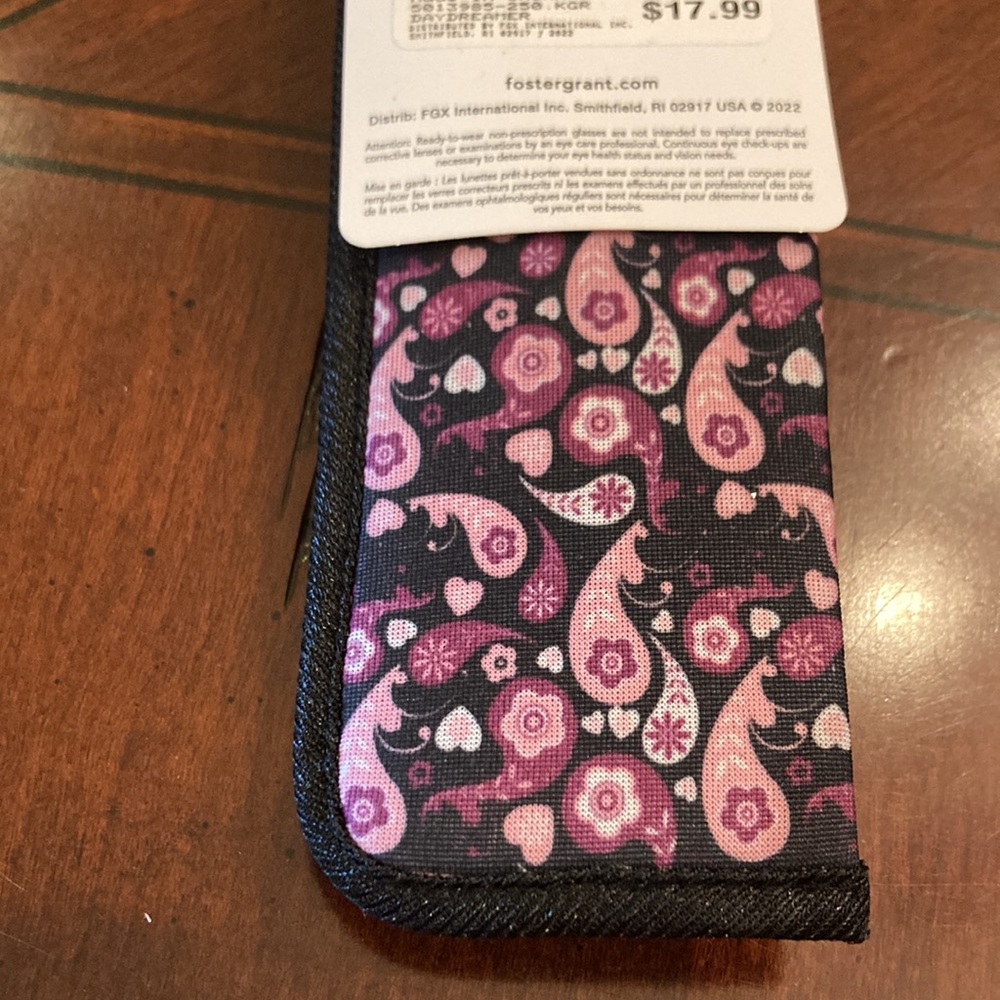 Foster Grant “Daydreamer” reading glasses and coordinating case. New with tags. - Picture 8 of 8